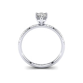 Gabriano Mirella 3 tırnaklı tektaş yüzük; GIA-HRD sertifikalı damla pırlanta ve beyaz altın montürün yandan görünüşü